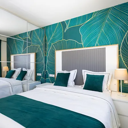 Sublime Sea View Frontline In Vistas Los Cristianos (Tenerife)